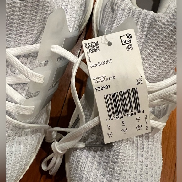Adidas Ultraboost. Triple white. First gen. Size 9.5. NWT. - Picture 3 of 6